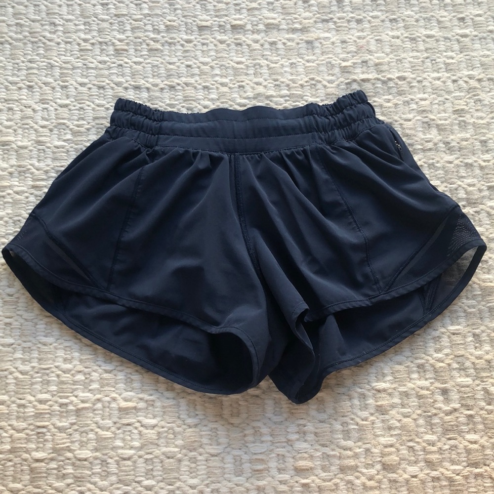 navy Lululemon hotty hot shorts size 0 2.5 inseam